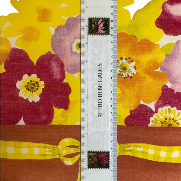 Placemats Set Of 4 Floral Basket Spring Summer Colorful PVC Fabric Flowers Pink - Picture 3 of 4